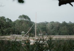 Услуга «Техническая помощь на воде, буксировки, снятия с мели и др.» в яхт-клубе «Адмирал»